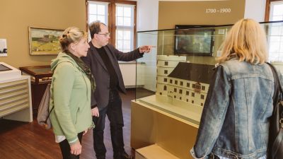 Die Wewelsburg – vom Steinzeitgrab zum Dreiecksschloss